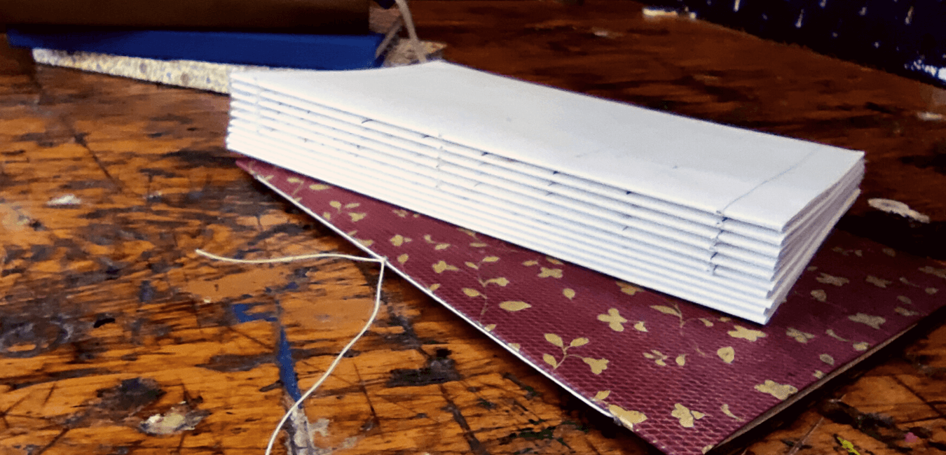 Grundtechnik des Buchbindens: einfache Fadenheftung 25W-610