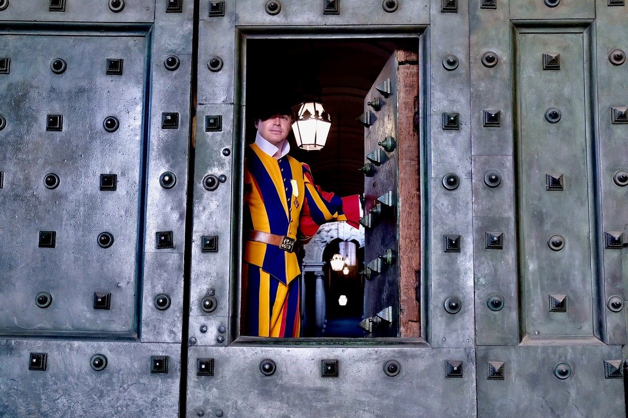 Die Schweizergarde – Eine fotografische Reise zu den Sicherheitsmännern des Papstes 26S-303