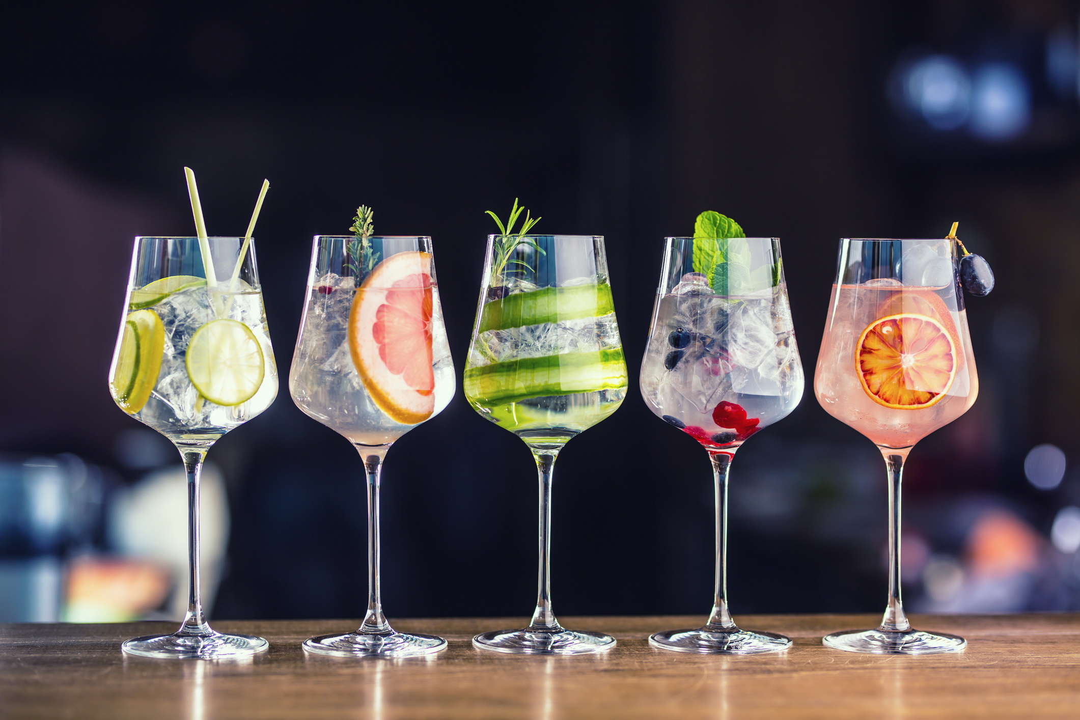 Festliche Cocktails und Mocktails – Mixen wie die Profis 26W-605